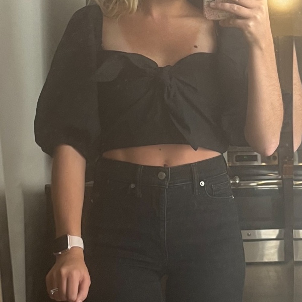Black crop top with puff sleeves